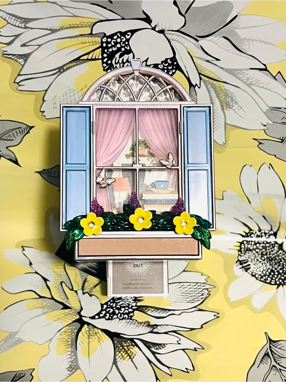Bath & Boxy Spring Window Nightlight projector wallflower plug